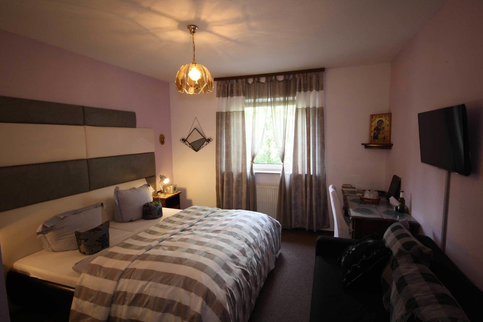 Hotel Attache Raunheim Εξωτερικό φωτογραφία