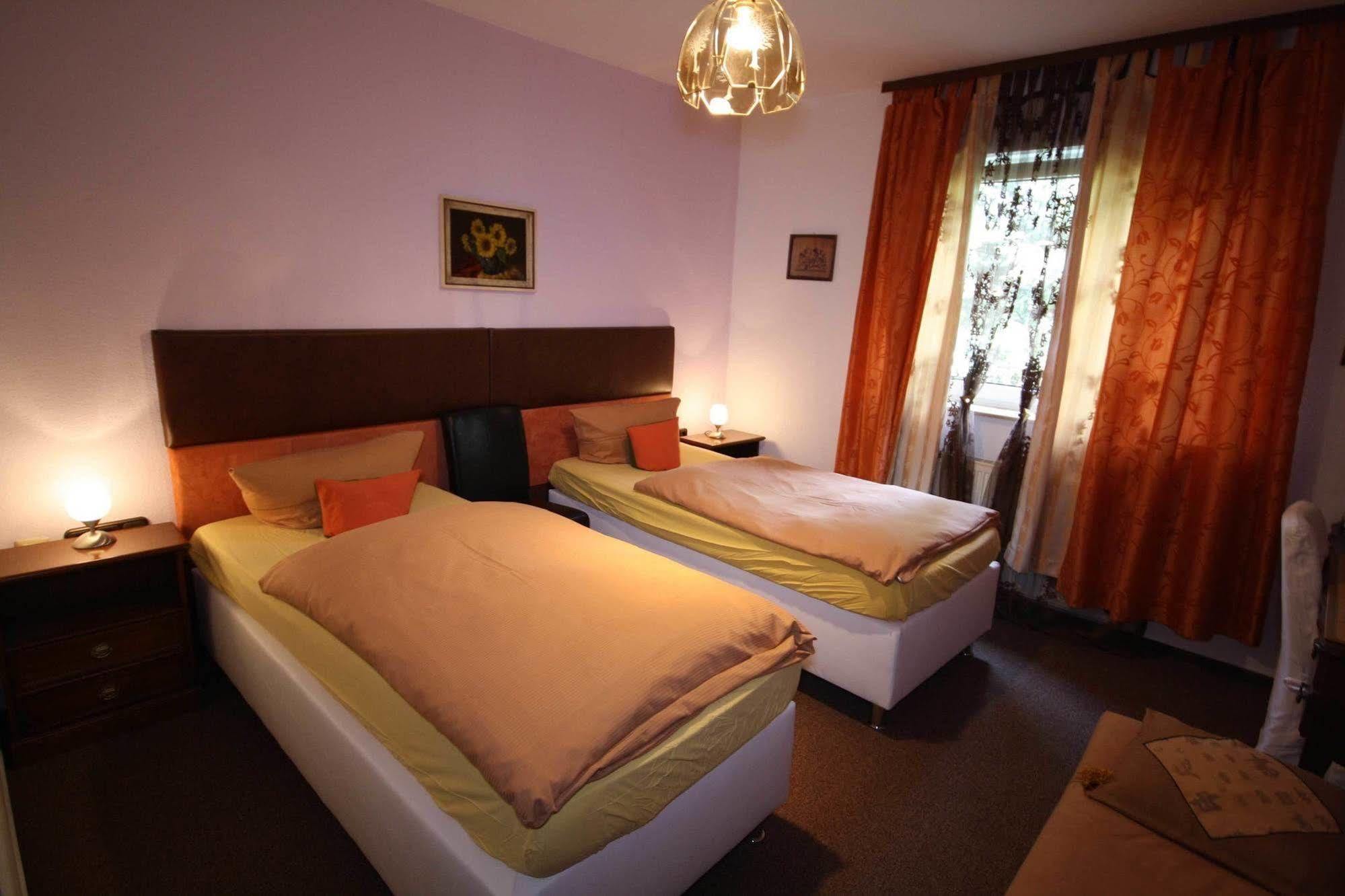 Hotel Attache Raunheim Εξωτερικό φωτογραφία